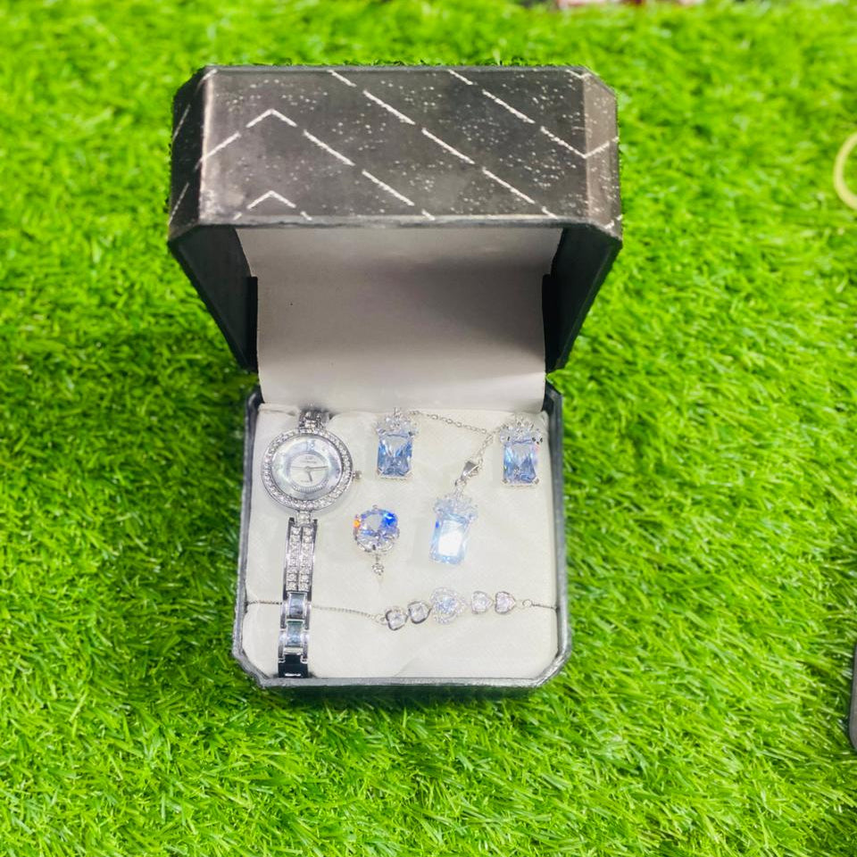 Ladies Watch Jewellery Elegant Design Quality Stylish Look with Box